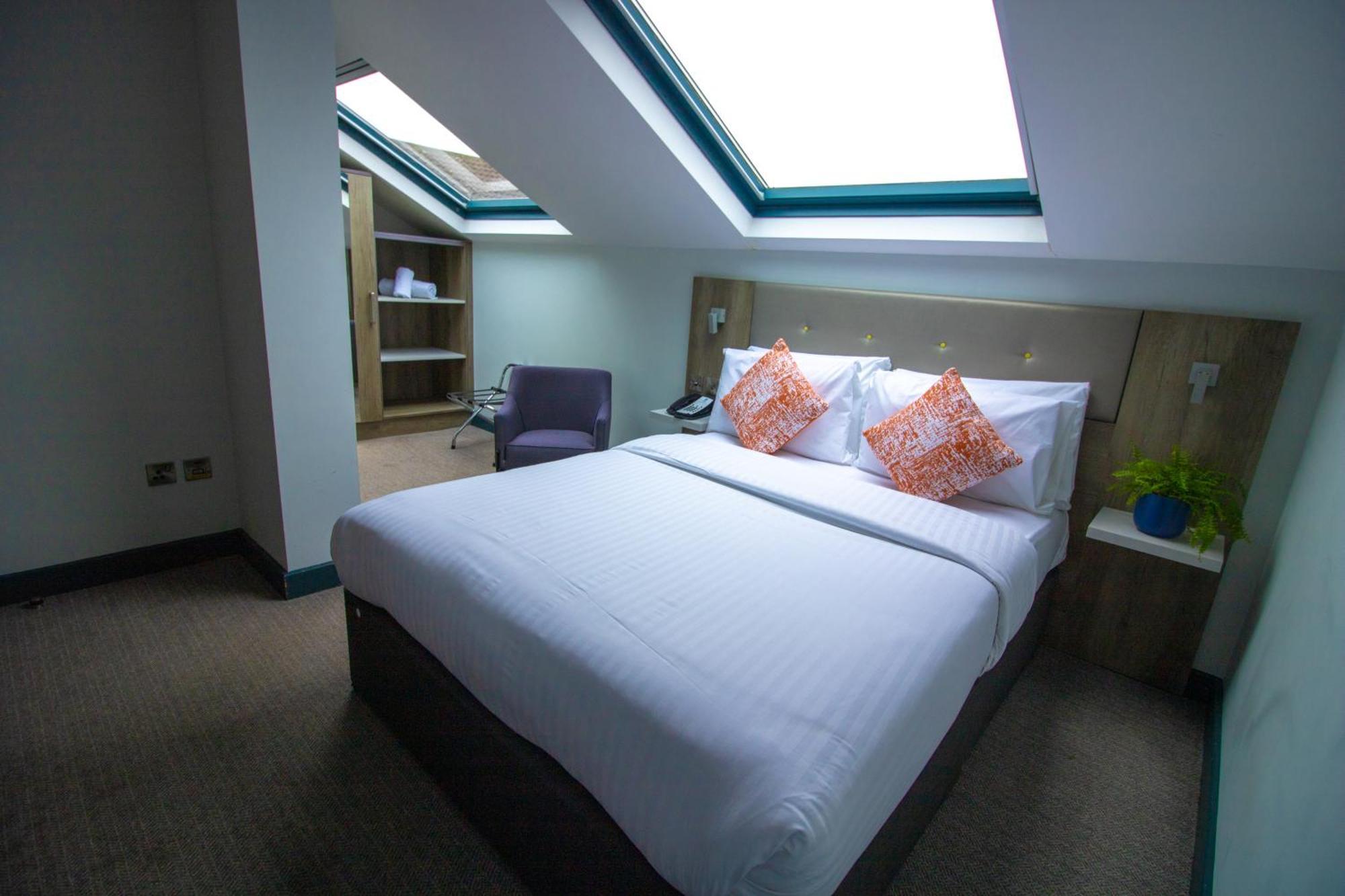Best Western Rockingham Forest Hotel Corby Exteriör bild
