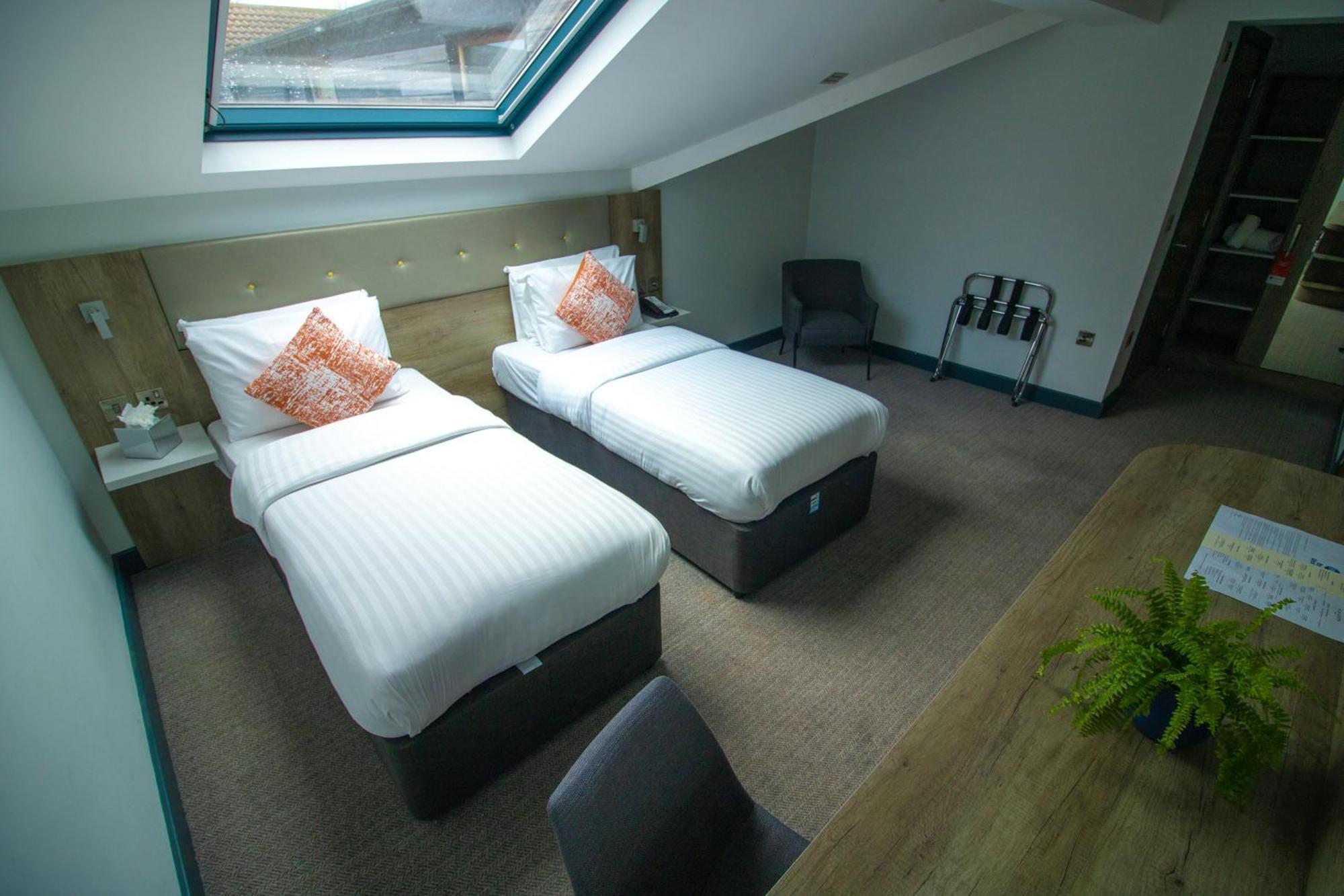 Best Western Rockingham Forest Hotel Corby Exteriör bild