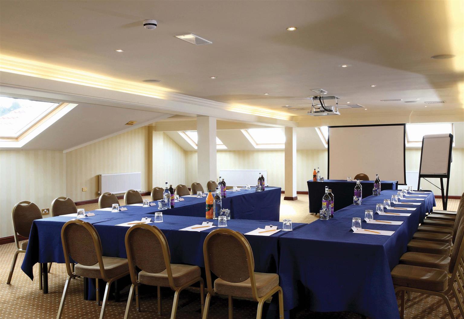 Best Western Rockingham Forest Hotel Corby Exteriör bild